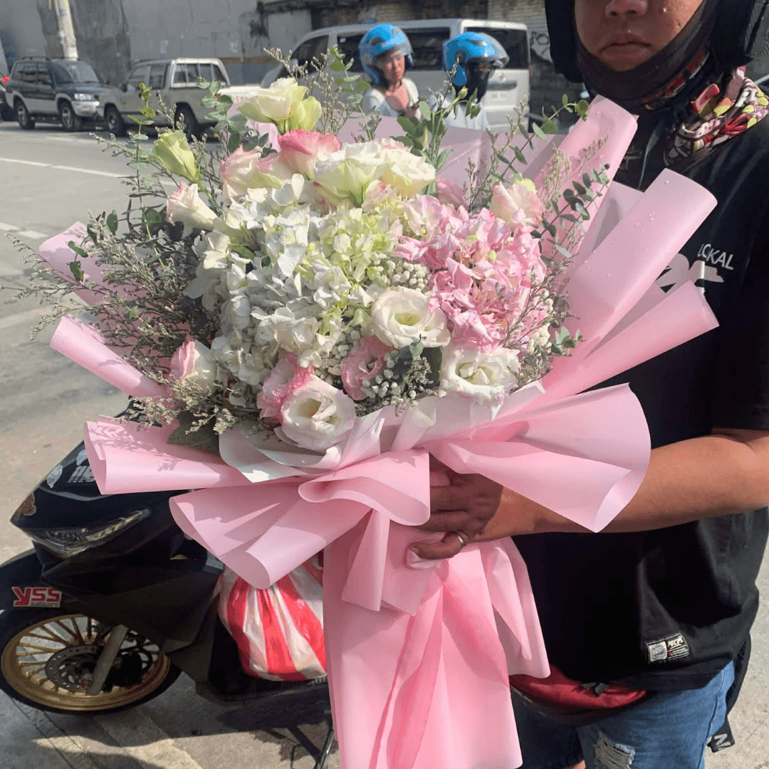 Custom Floral Arrangement for Birthdays in Quezon City